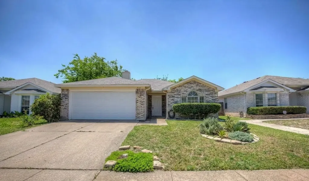 2363 Laurelhill Lane Fort Worth TX 76133