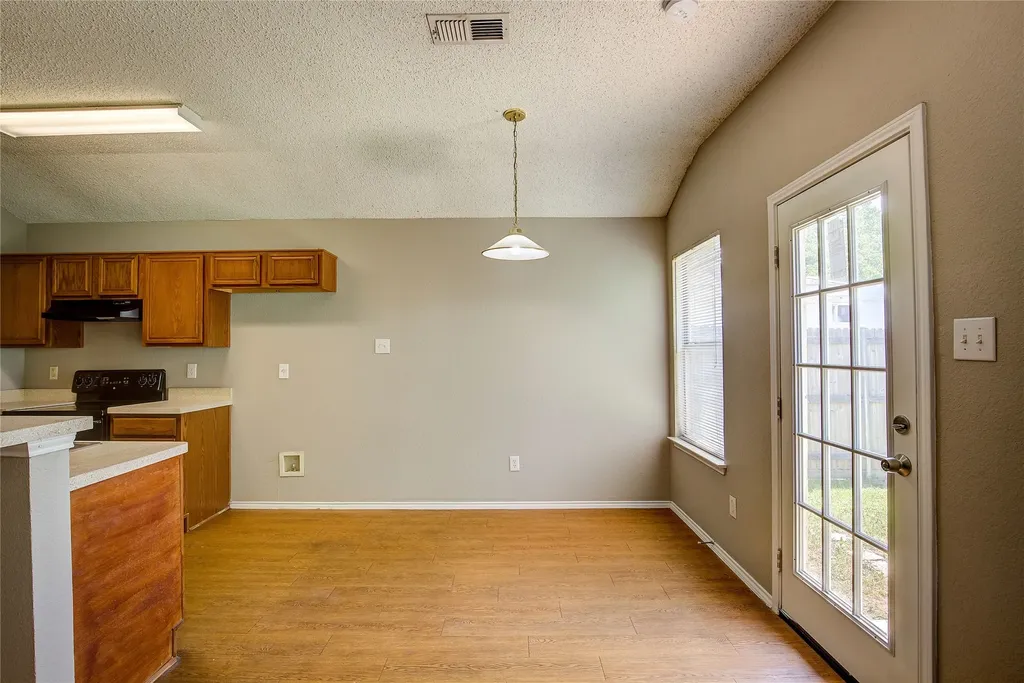 2363 Laurelhill Lane Fort Worth TX 76133