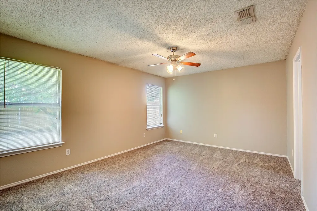 2363 Laurelhill Lane Fort Worth TX 76133