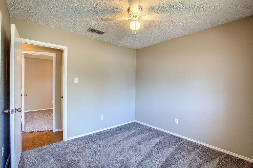 2363 Laurelhill Lane Fort Worth TX 76133