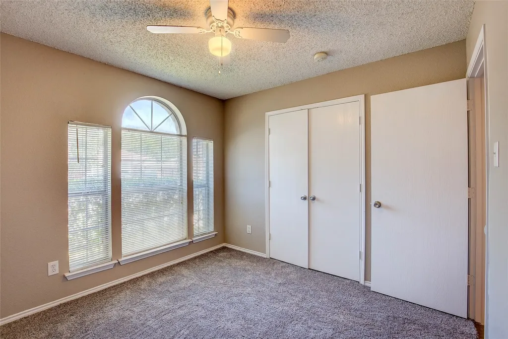 2363 Laurelhill Lane Fort Worth TX 76133