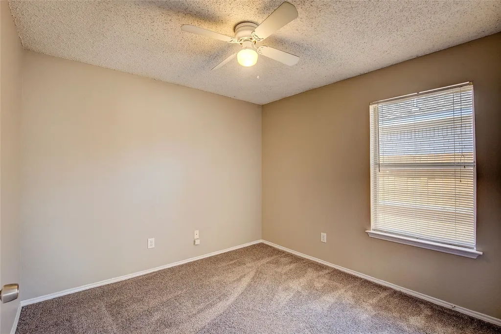 2363 Laurelhill Lane Fort Worth TX 76133