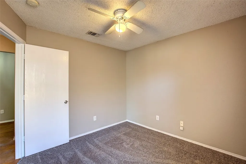 2363 Laurelhill Lane Fort Worth TX 76133