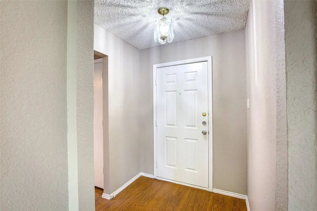 2363 Laurelhill Lane Fort Worth TX 76133