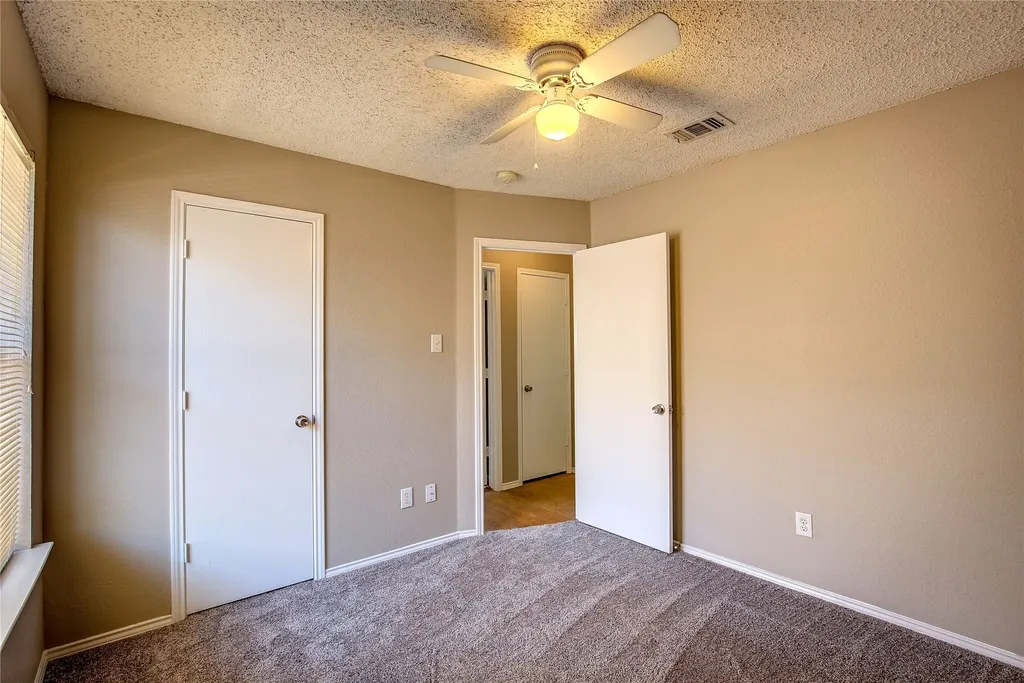 2363 Laurelhill Lane Fort Worth TX 76133
