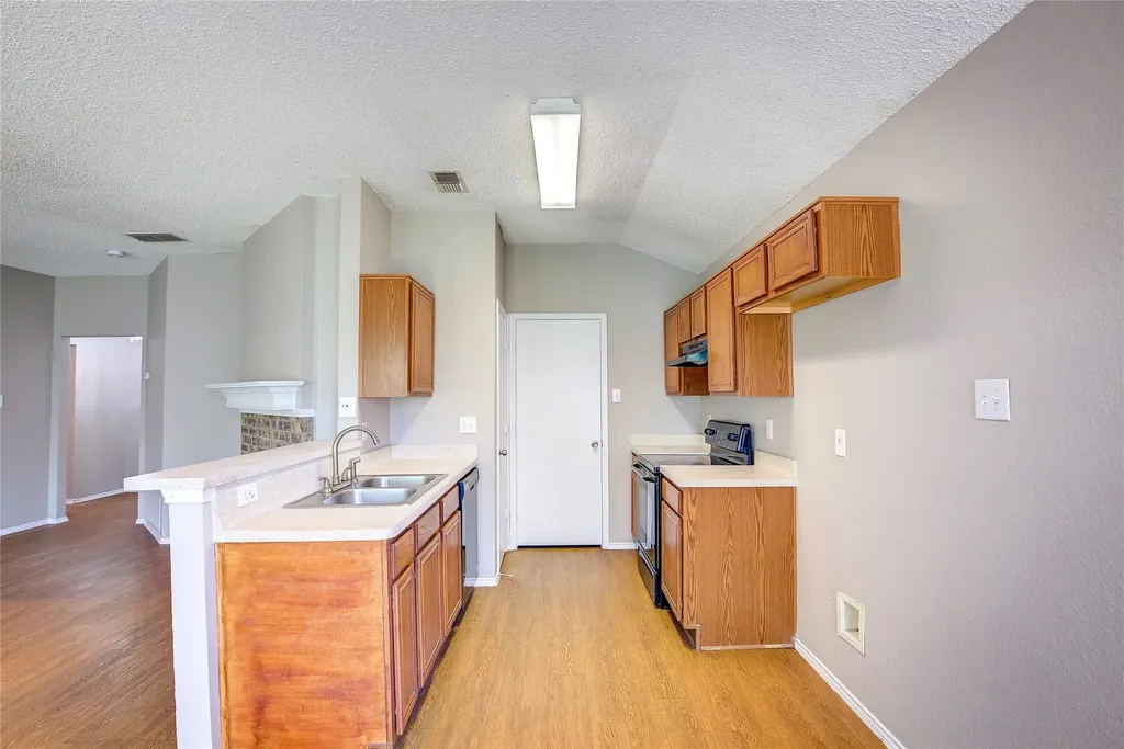 2363 Laurelhill Lane Fort Worth TX 76133