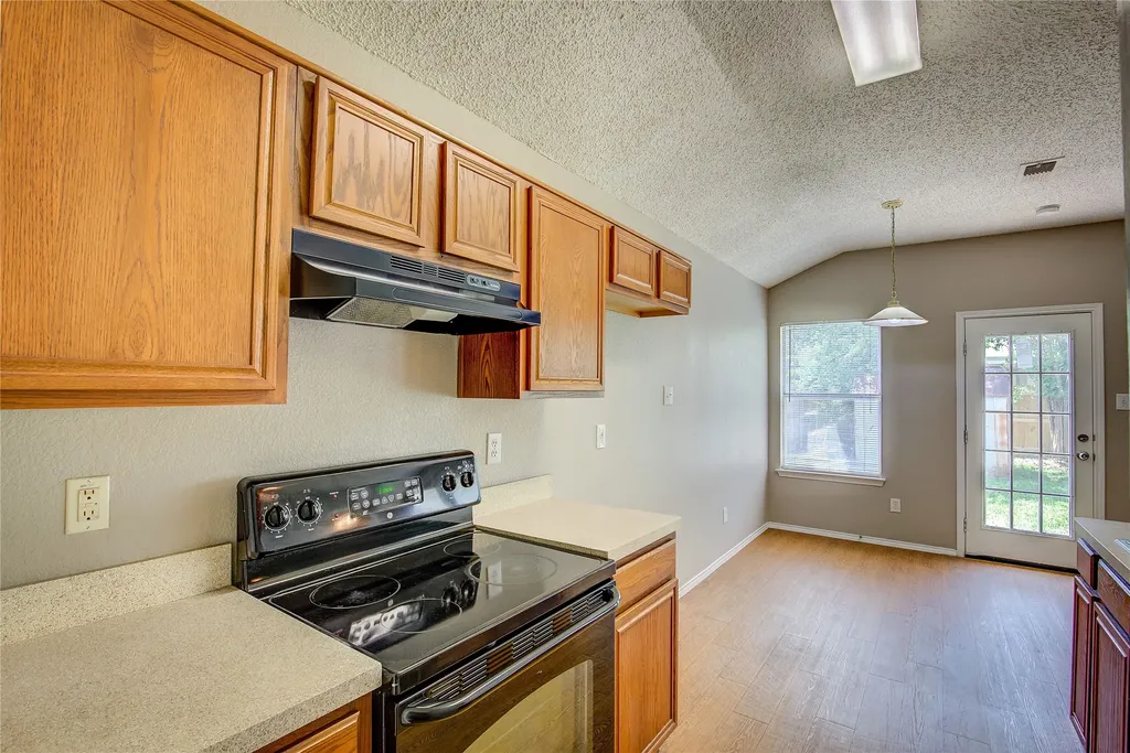 2363 Laurelhill Lane Fort Worth TX 76133