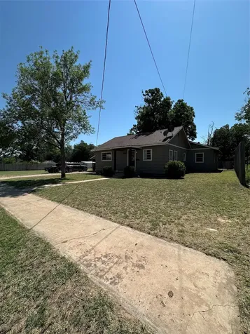 607 Fannin Street Winters TX 79567