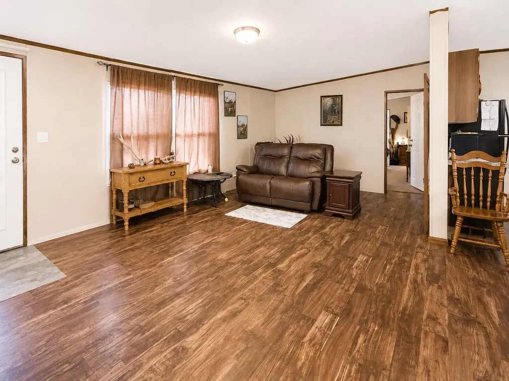 8883 County Road 2075 Powell TX 75153