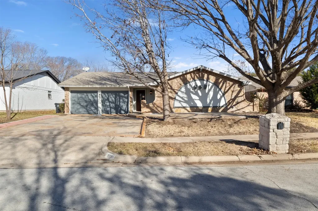 807 Salem Drive Arlington TX 76014