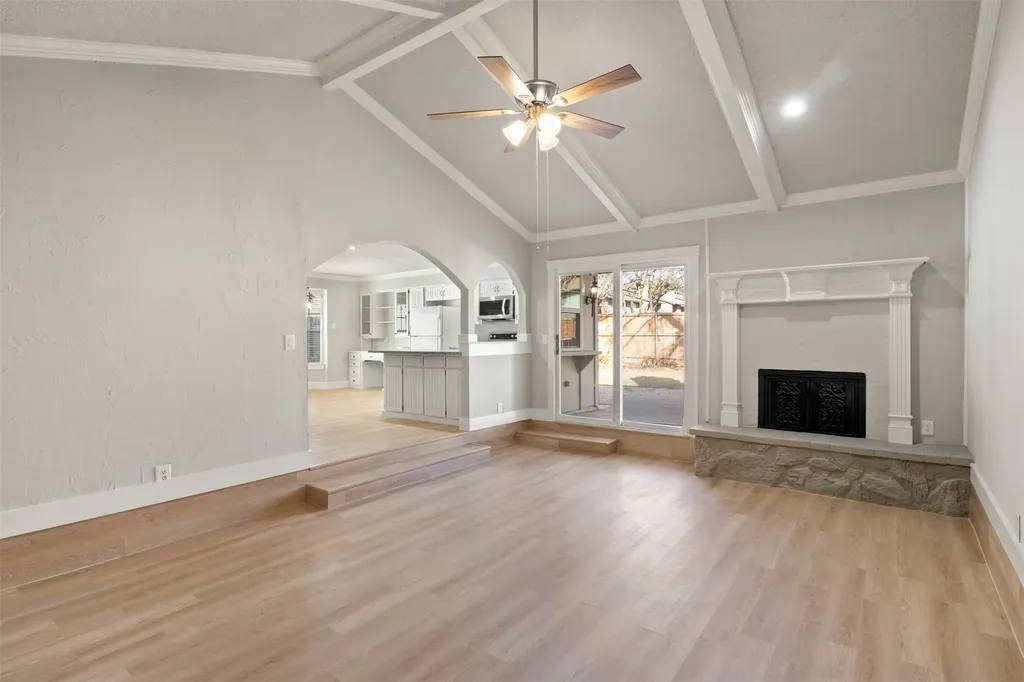 807 Salem Drive Arlington TX 76014