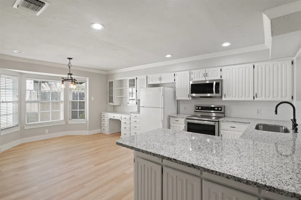 807 Salem Drive Arlington TX 76014