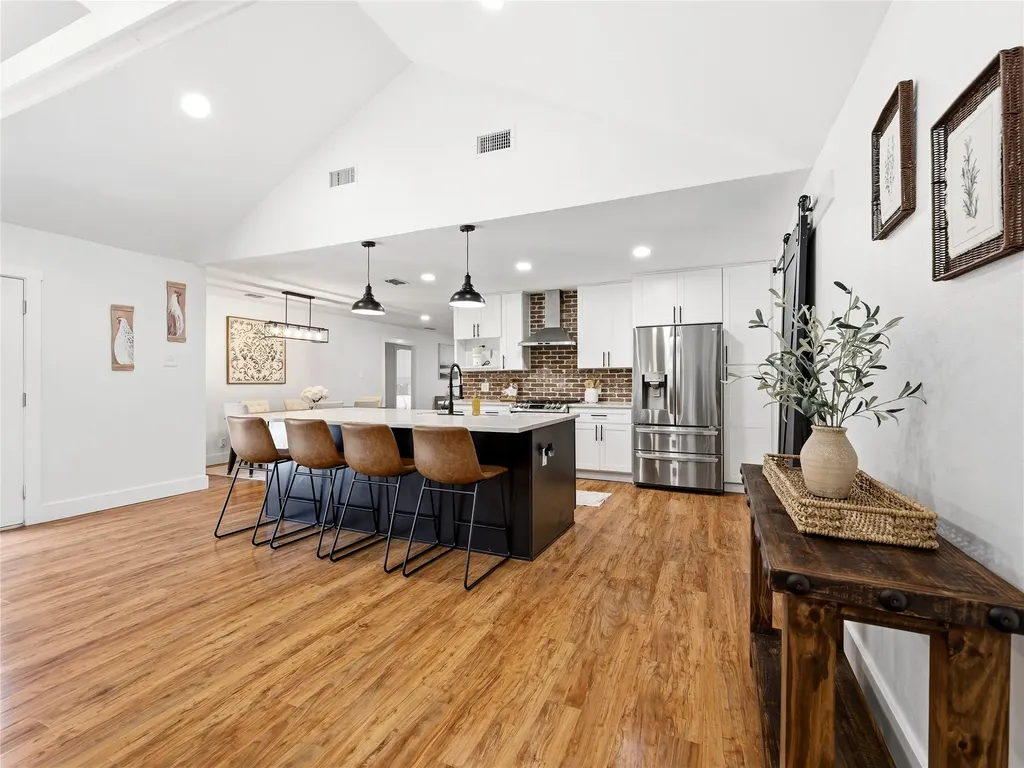 109 Oaktree Drive Highland Village TX 75077
