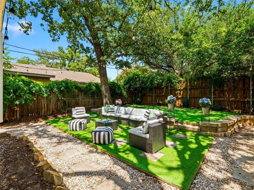 109 Oaktree Drive Highland Village TX 75077