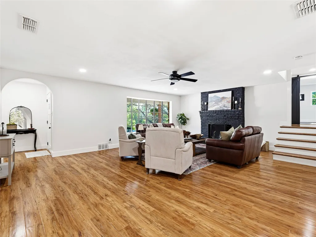109 Oaktree Drive Highland Village TX 75077