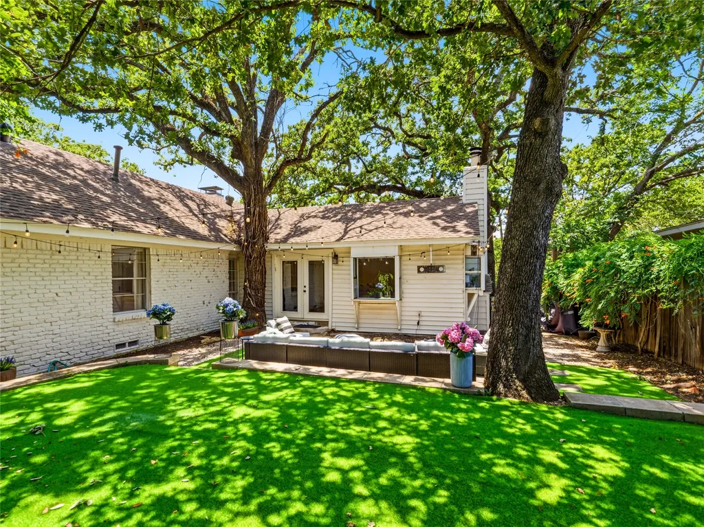 109 Oaktree Drive Highland Village TX 75077