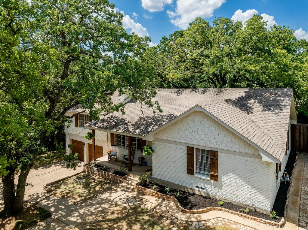 109 Oaktree Drive Highland Village TX 75077
