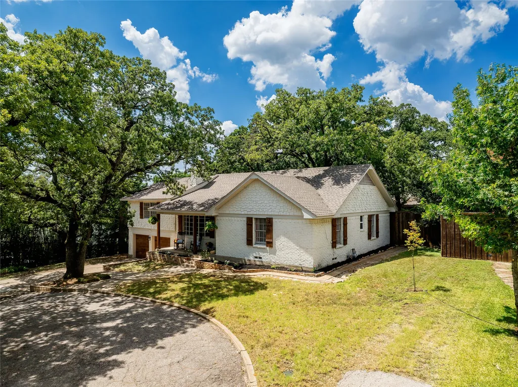 109 Oaktree Drive Highland Village TX 75077