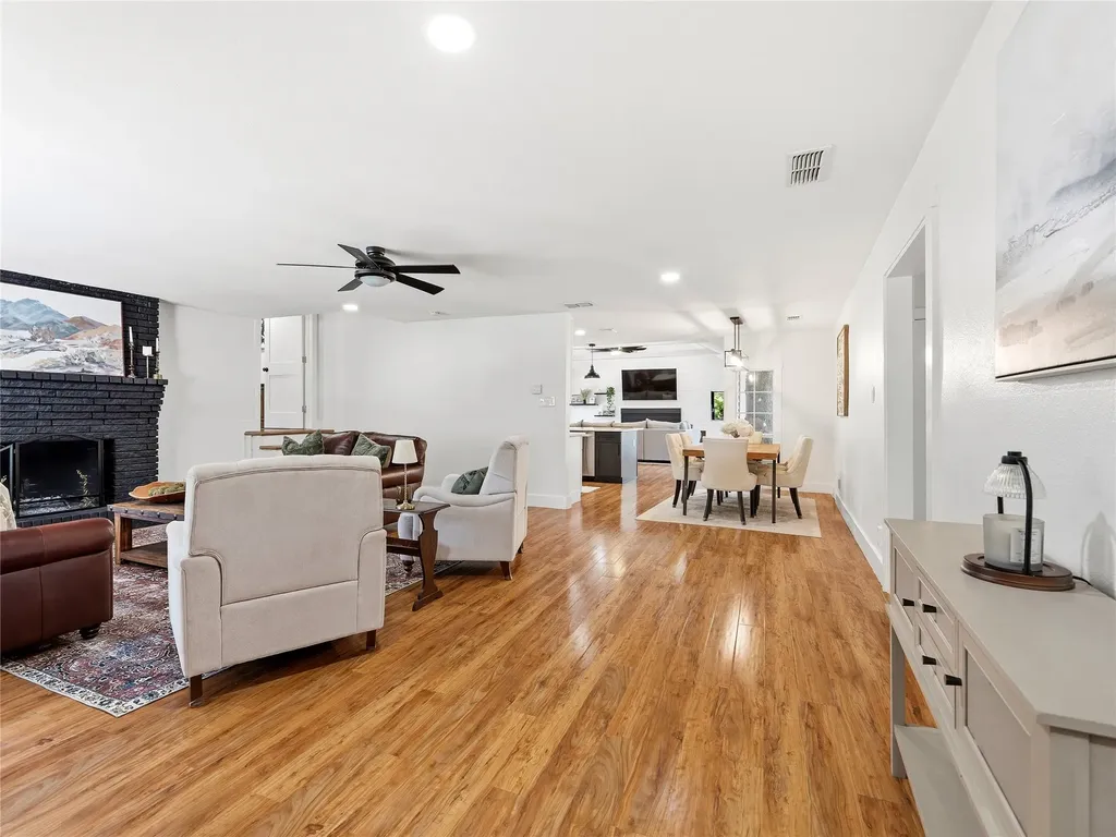 109 Oaktree Drive Highland Village TX 75077