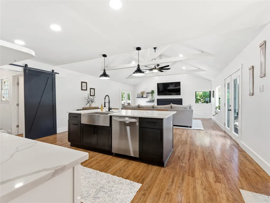 109 Oaktree Drive Highland Village TX 75077