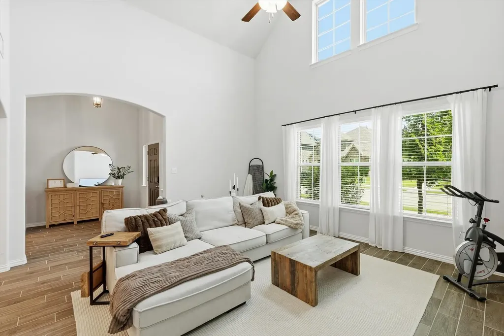 1261 Western Yarrow Avenue Justin TX 76247