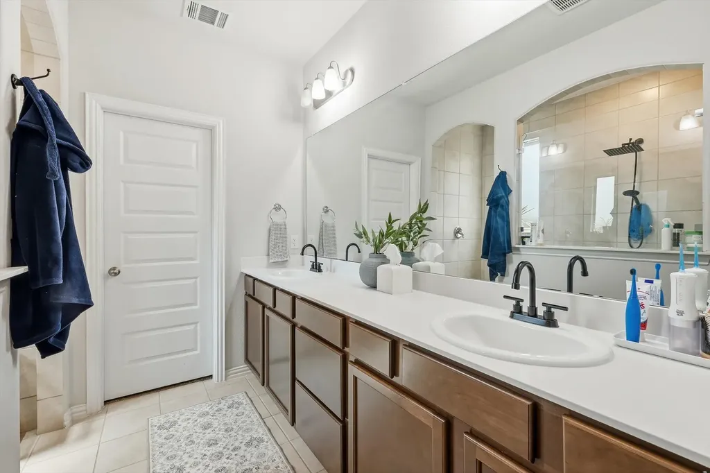 1261 Western Yarrow Avenue Justin TX 76247