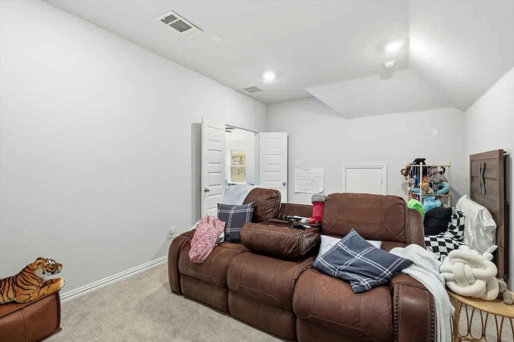 1261 Western Yarrow Avenue Justin TX 76247