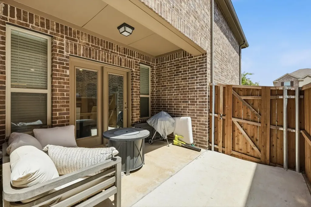 1261 Western Yarrow Avenue Justin TX 76247