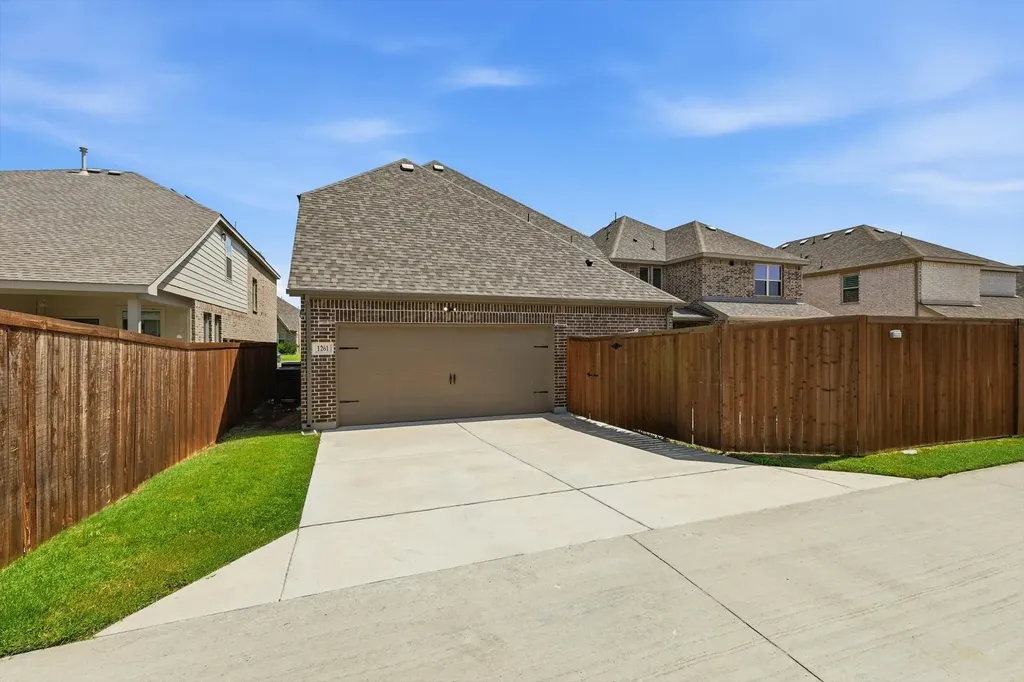1261 Western Yarrow Avenue Justin TX 76247