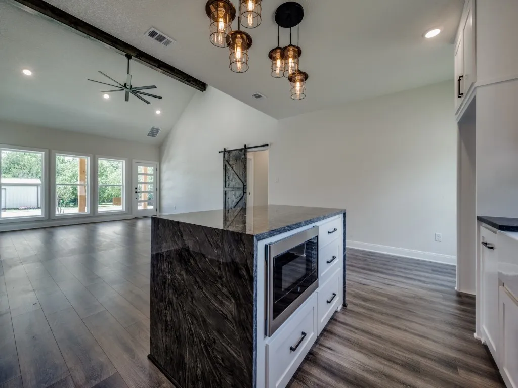 204 W Collins Decatur TX 76234