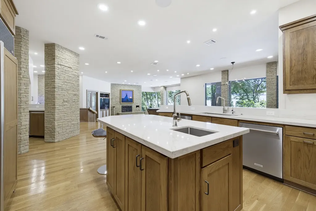 6816 Oak Hill Drive Fort Worth TX 76132