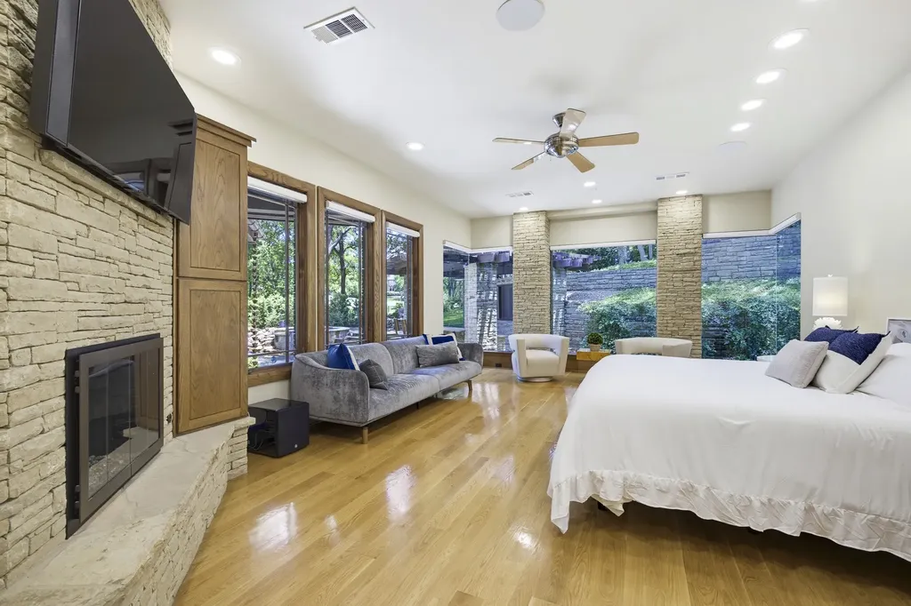 6816 Oak Hill Drive Fort Worth TX 76132