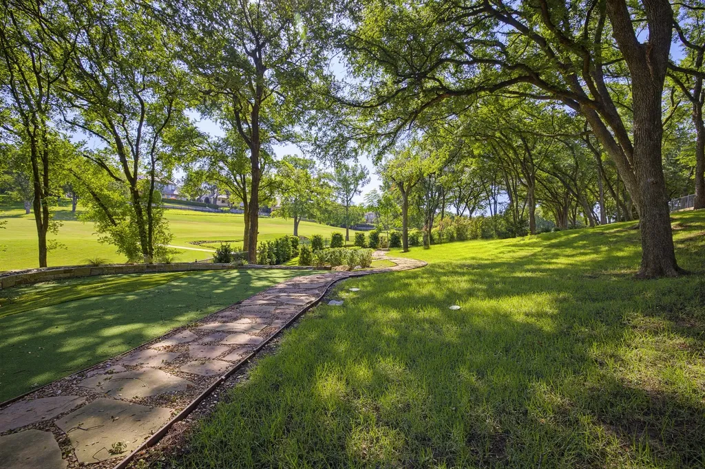 6816 Oak Hill Drive Fort Worth TX 76132