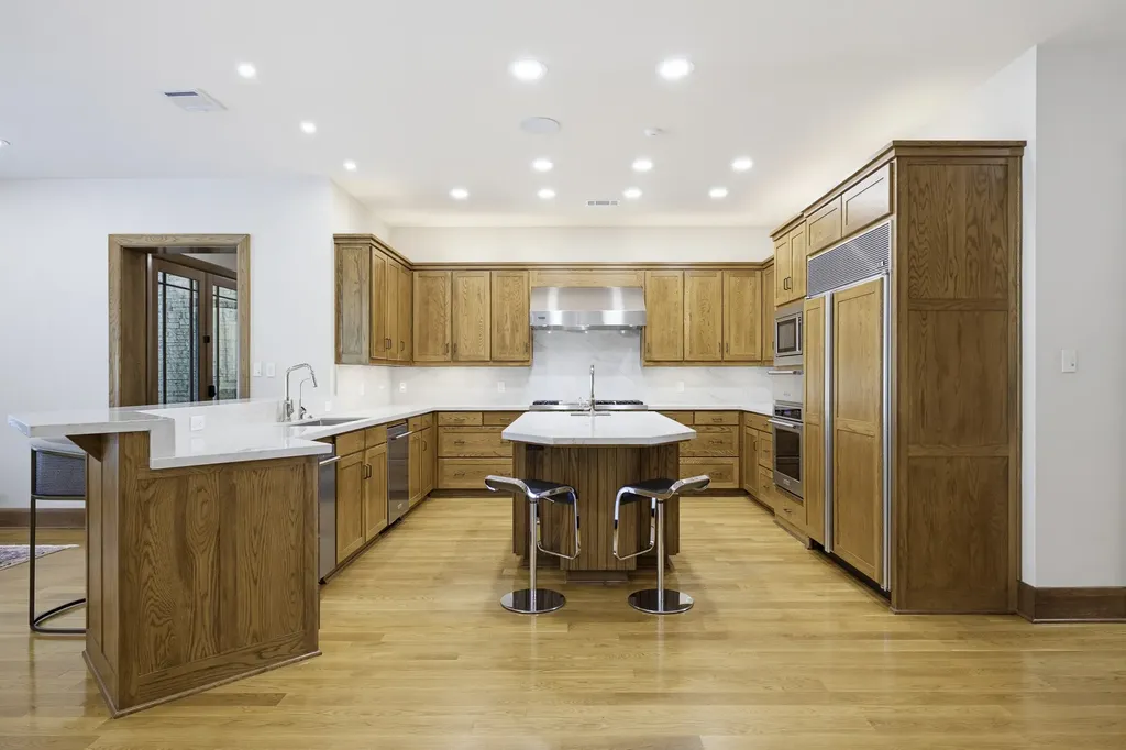 6816 Oak Hill Drive Fort Worth TX 76132