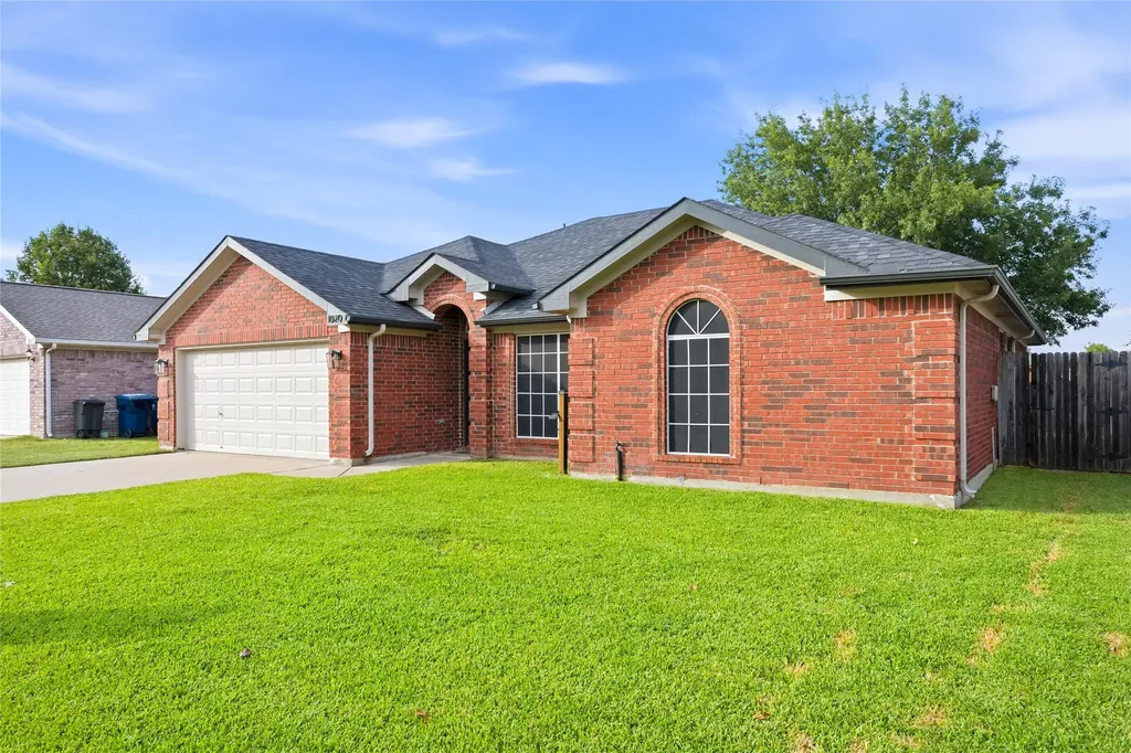 1020 Hannah Street Burleson TX 76028