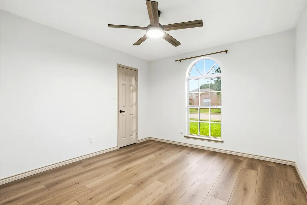 1020 Hannah Street Burleson TX 76028