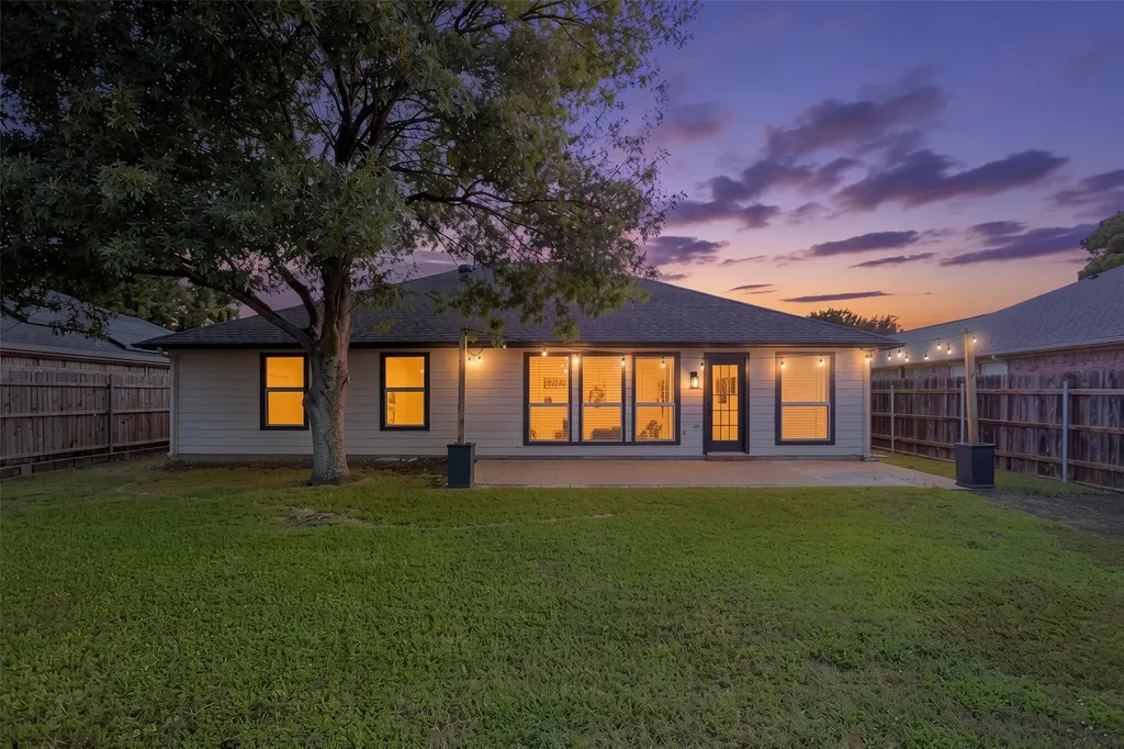 1020 Hannah Street Burleson TX 76028