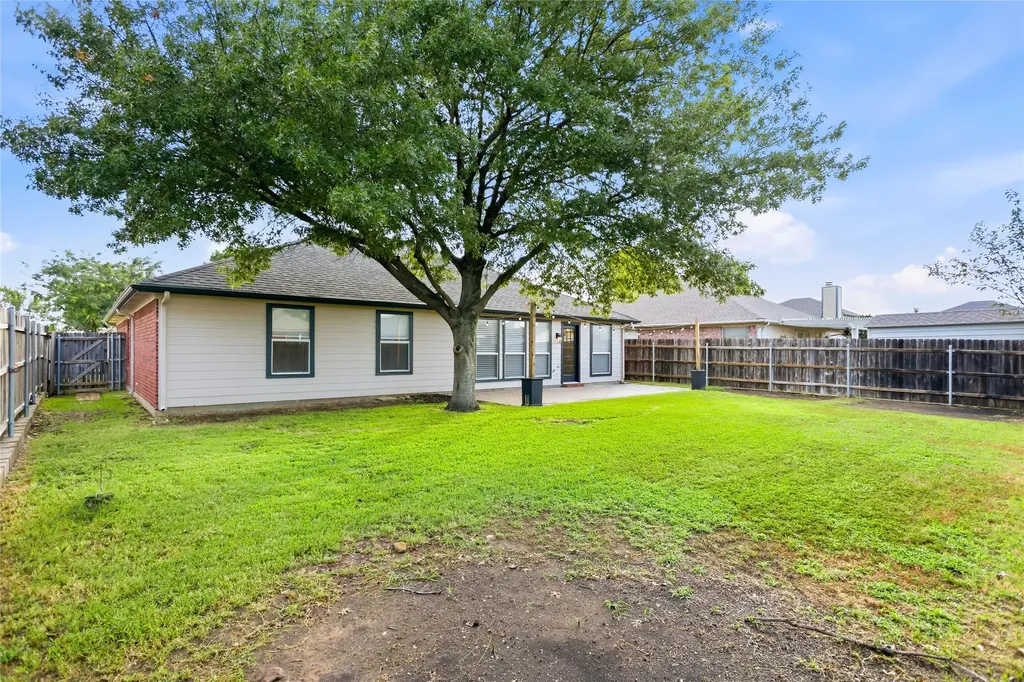 1020 Hannah Street Burleson TX 76028