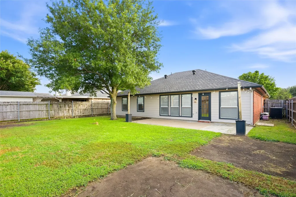 1020 Hannah Street Burleson TX 76028