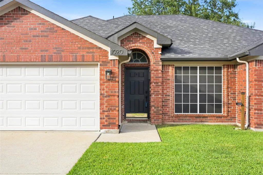 1020 Hannah Street Burleson TX 76028