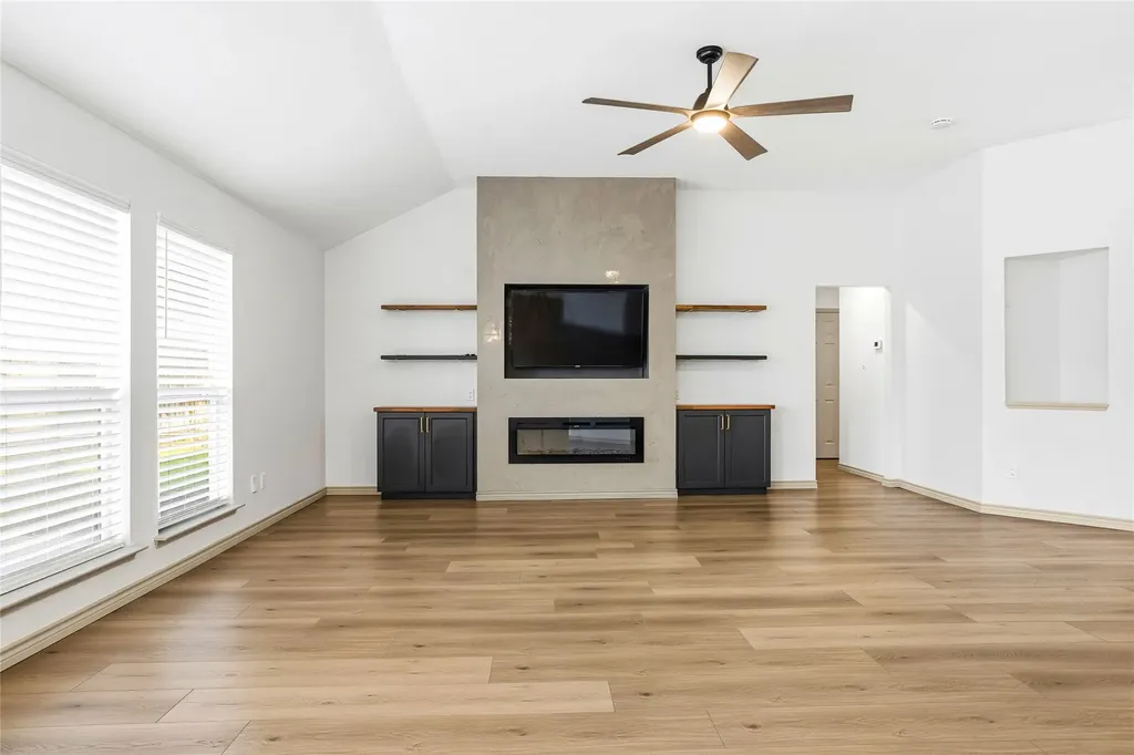 1020 Hannah Street Burleson TX 76028
