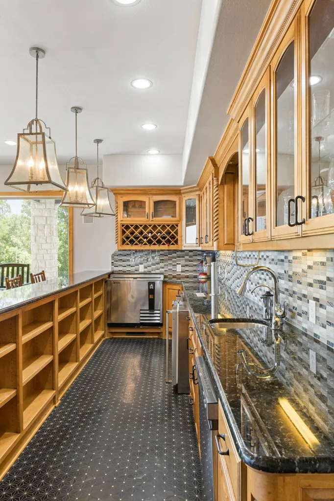 362 Thompson Heights Drive Denison TX 75020