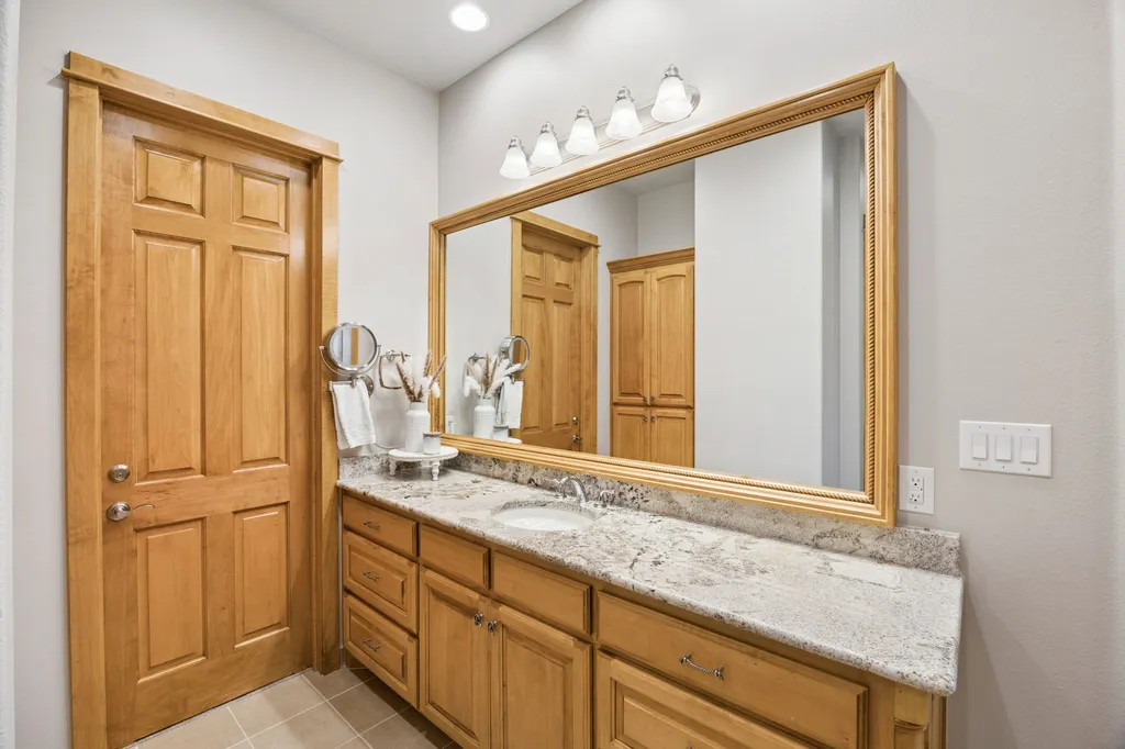 362 Thompson Heights Drive Denison TX 75020