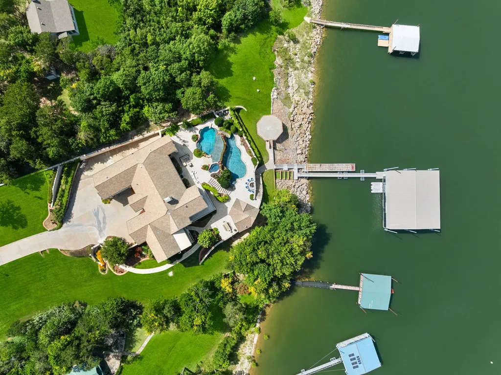 362 Thompson Heights Drive Denison TX 75020