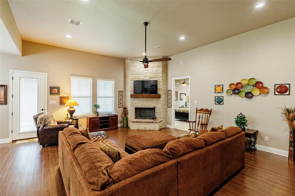156 Windy Glen Drive Decatur TX 76234