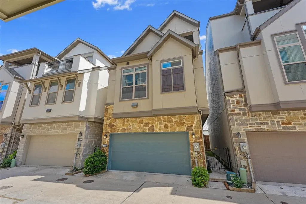 5160 Brickellia Drive Dallas TX 75209