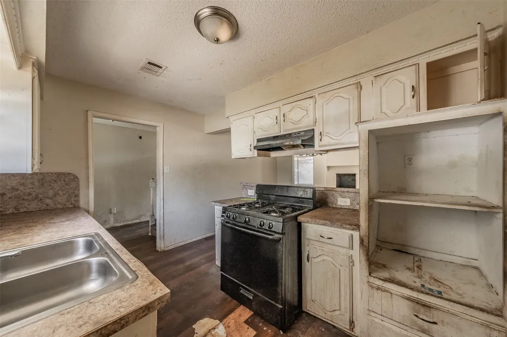 418 Longworth Boulevard Duncanville TX 75116