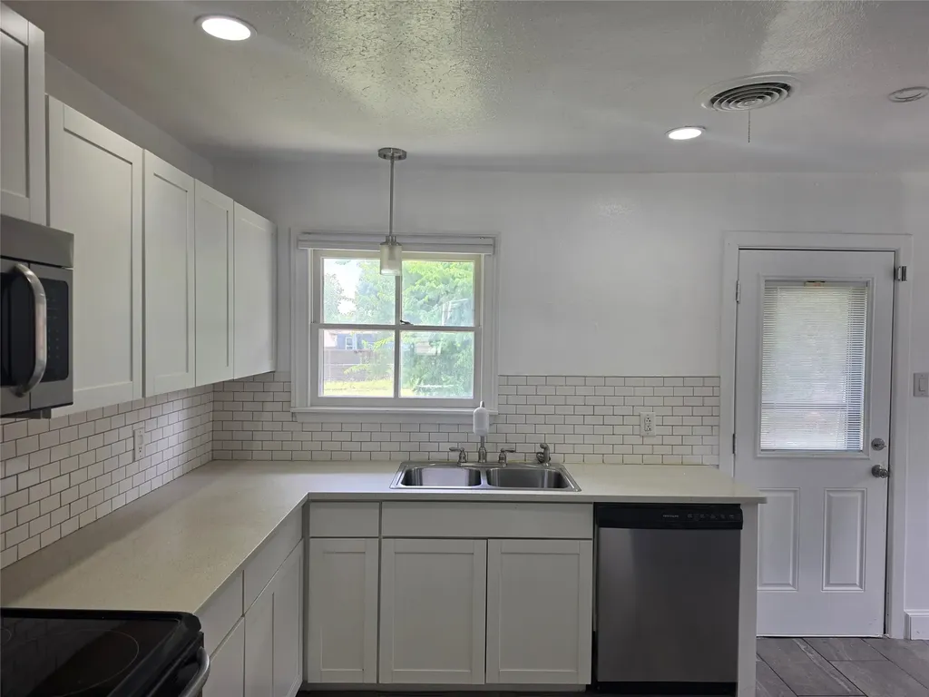 2206 Shannon Street N Sherman TX 75092