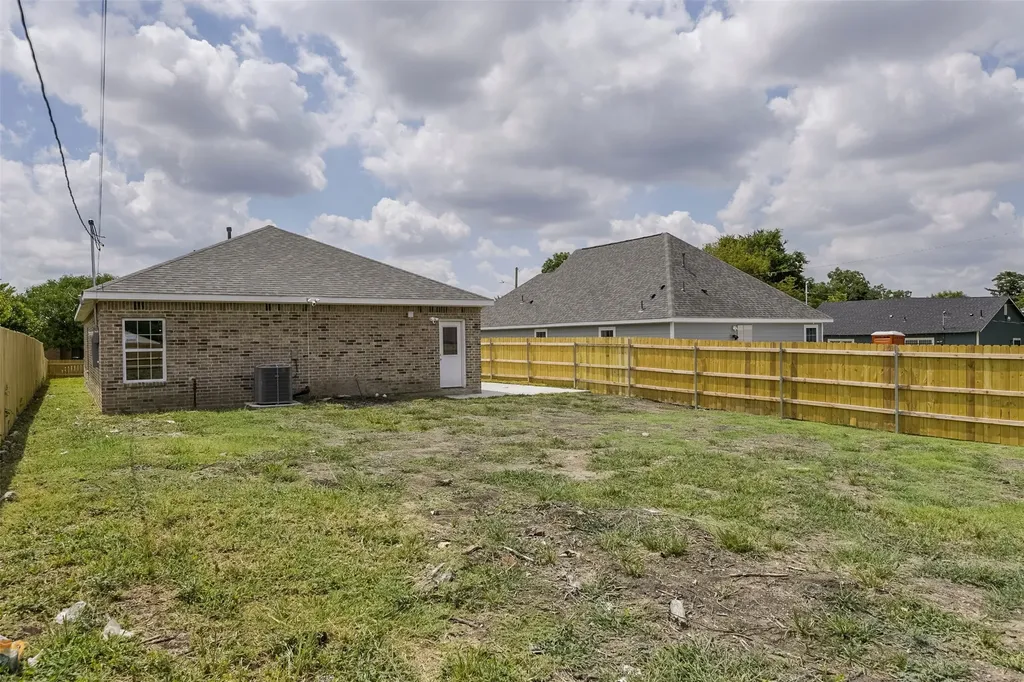 2506 S Denley Drive Dallas TX 75216