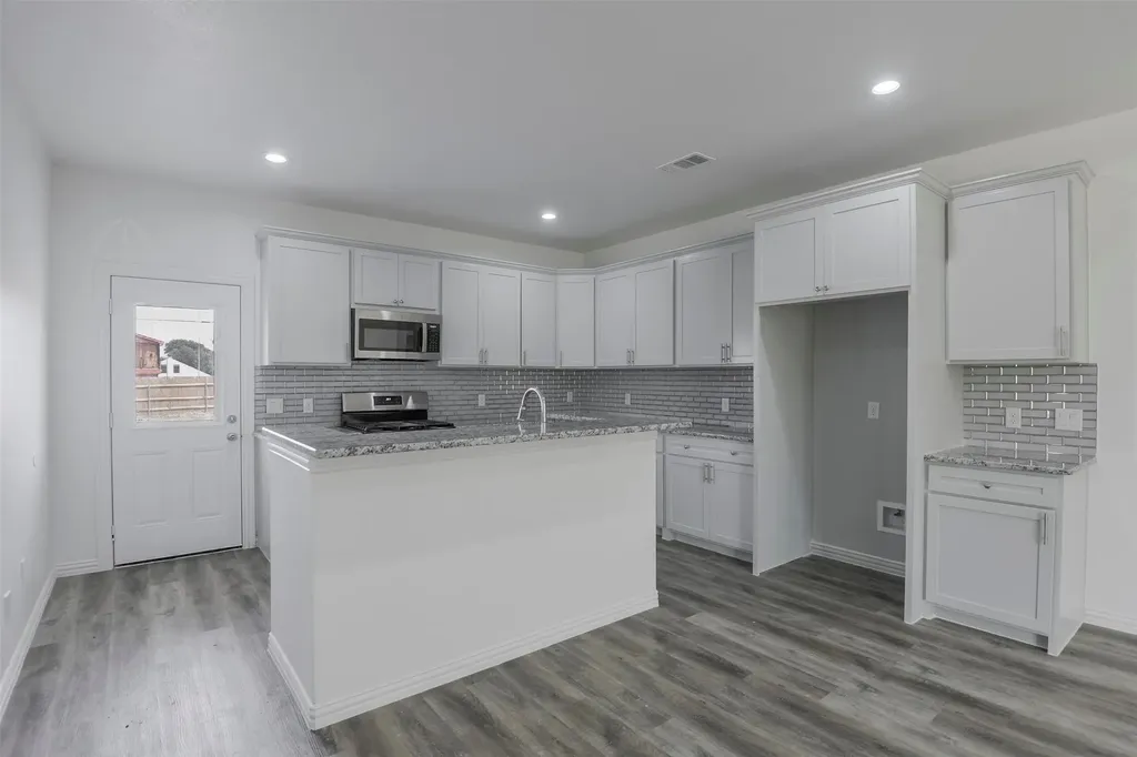 2506 S Denley Drive Dallas TX 75216